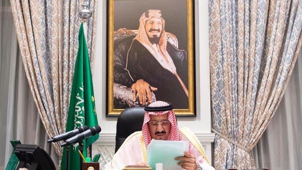 الملك سلمان يطالب بتحرك دولي لردع سياسات إيران