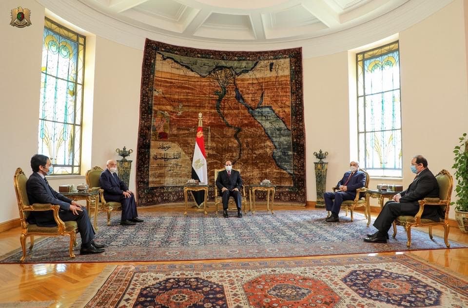 السيسي خلال لقائه عقيلة صالح وحفتر في القاهرة 