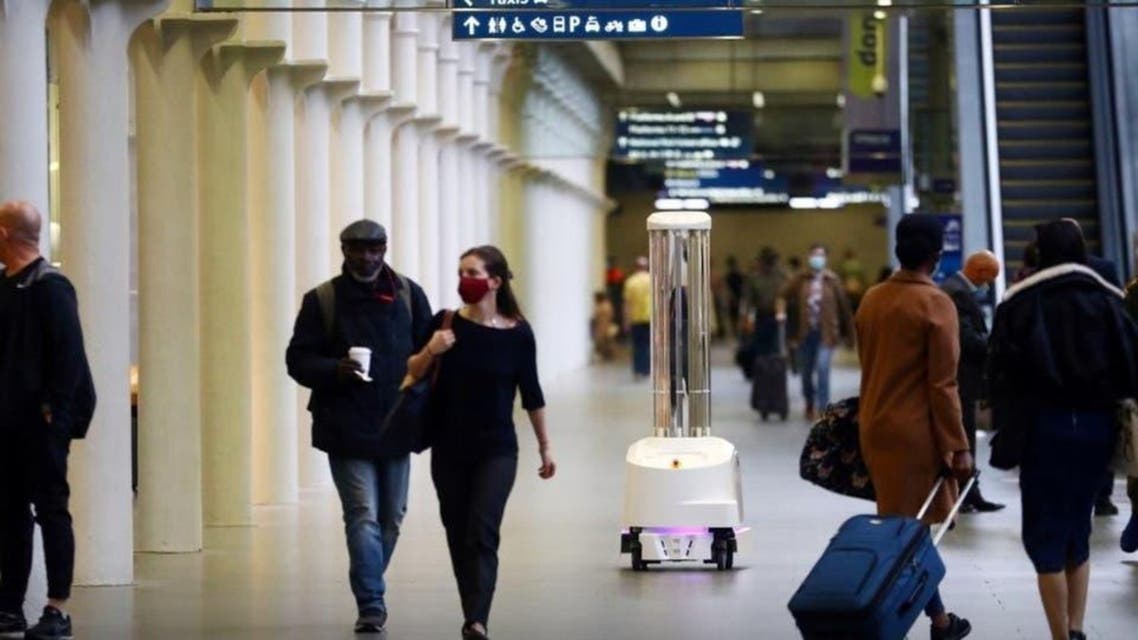 London: How Reborts fights aganist Coronavirus in Public Places