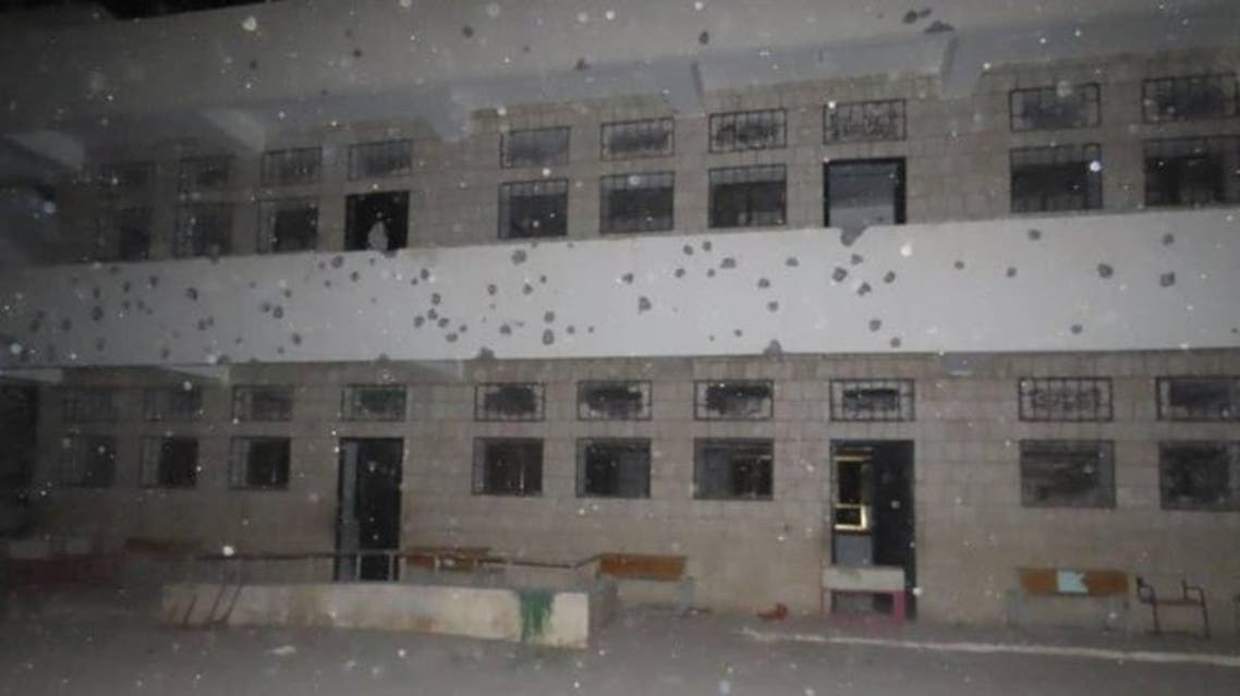 صور اولية من المدرسة التي استهدفها صاروخ الحوثيين 