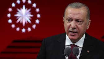 أردوغان يسخر من شعبه.. يوهمهم بافتتاح 300 مصنع بيوم واحد