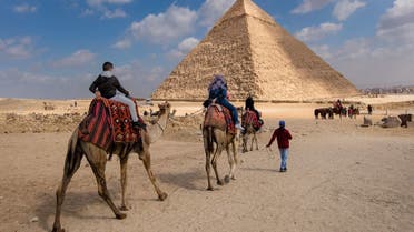 الأهرامات مصر سياحة اقتصاد مناسبة