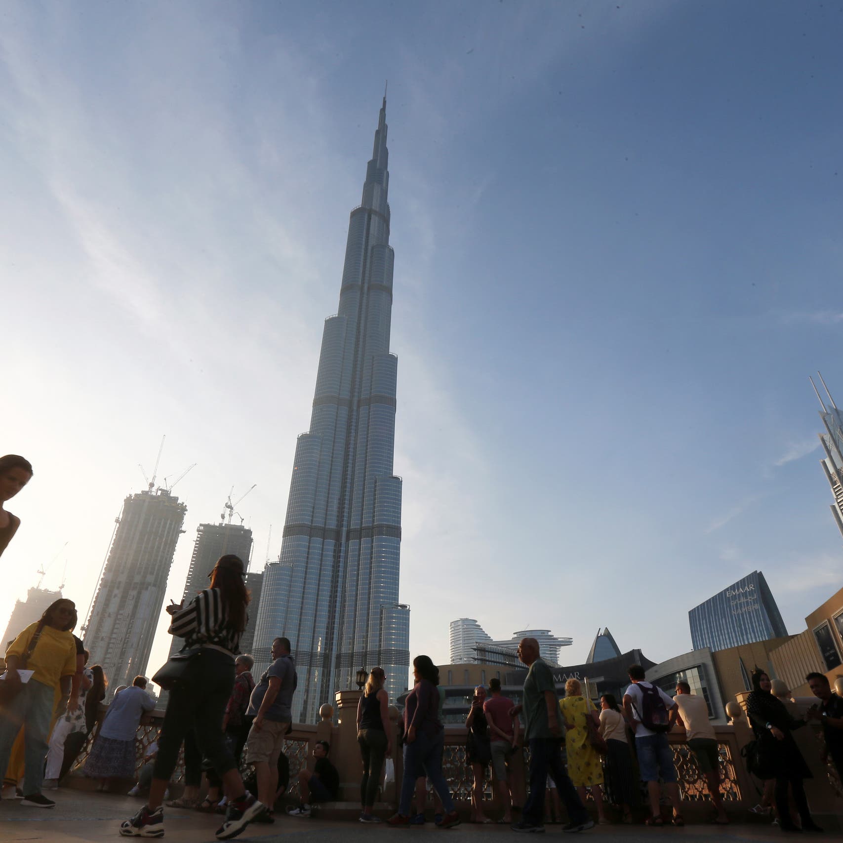 الإمارات تحدد 5 تطبيقات ذكية للسياحة والراغبين في زيارتها