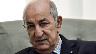 رئيس الجزائر يحل البرلمان.. ويعلن عن تعديل حكومي