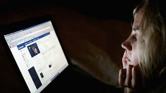 ادعاء المثالية على فيسبوك يصيب بالتعاسة والأمراض!