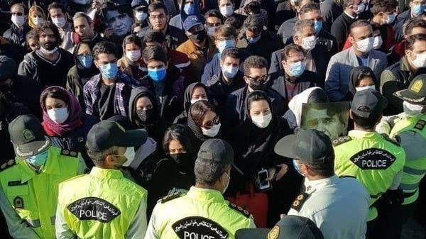 دفن الموسيقار الإيراني المعارض شجريان ومنع الجماهير من المشاركة