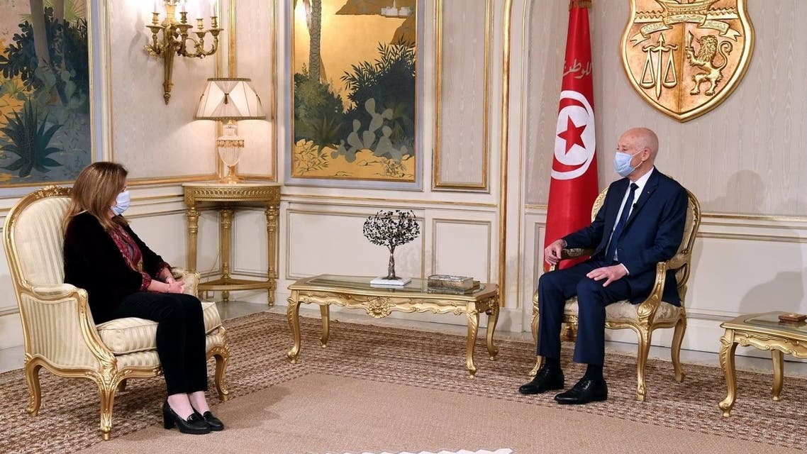 الرئيس التونسي قيس سعيد وئيسة بعثة الأمم المتحدة بالإنابة للدعم في ليبيا ستيفاني ويليامز