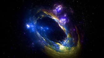 سر الثقب الأسود المشحون.. قد يقذف الكون بعيداً