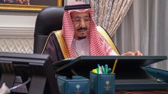 الملك سلمان يهنئ أمير الكويت بتشكيل أول حكومة بعهده