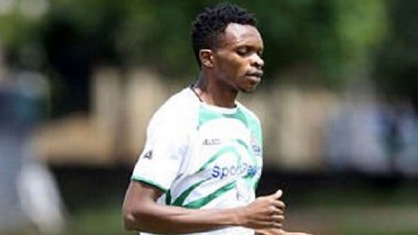 زملاء لاعب سجل هدفاً بالخطأ في فريقه ضربوه حتى قتلوه