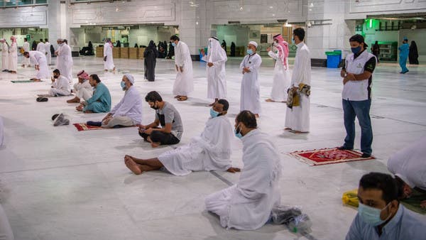 هكذا أدى المصلون صلاة الفجر اليوم بالمسجد الحرام