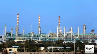 محللون: الخفض السعودي سيعزز السحب من مخزونات النفط