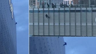 شاهد متدليا بحبل يهدد بالانتحار من الطابق 16 ببرج ترمب