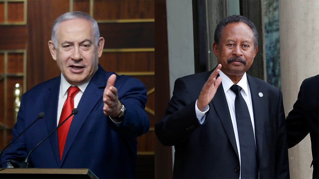 Israeli Prime Minister Benjamin Netanyahu, left, and Sudanese Prime Minister Abdalla Hamdok, right. (AP)