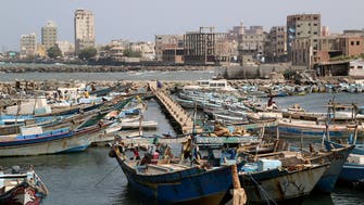 جثث 8 صيادين تطفو بالحديدة.. والحوثي يتهم "قوات دولية" بقتلهم