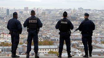 Man walking around with machete arrested in central Paris