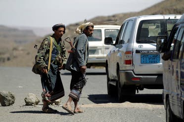 Houthi militiamen man a checkpoint in Yareem town of Yemen's central province of Ibb. (File photo: Reuters)