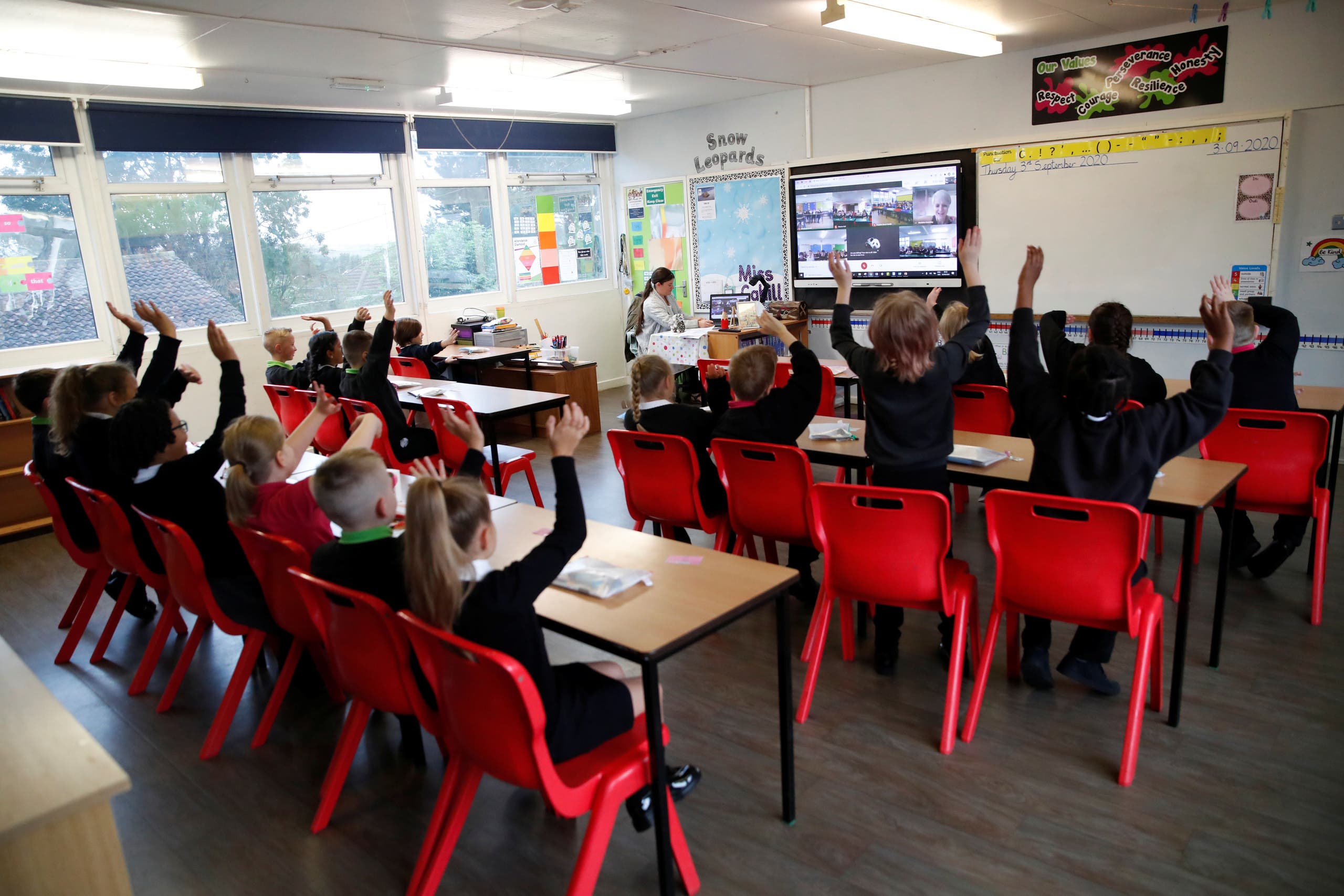أطفال عادوا للدراسة في سبتمبر الماضي في إحدى مدارس بريطانيا