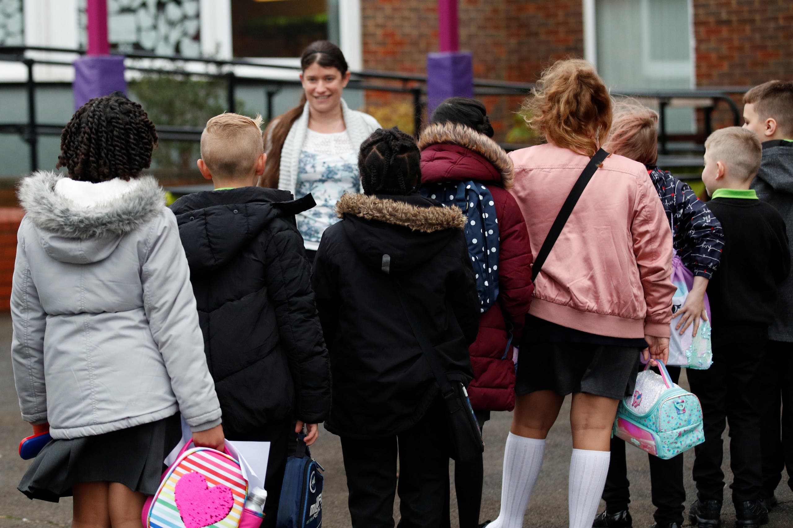 أطفال عادوا للدراسة في سبتمبر الماضي في إحدى مدارس بريطانيا
