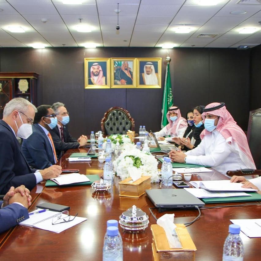 دعم سعودي وأممي لمكافحة الجراد الصحراوي في اليمن