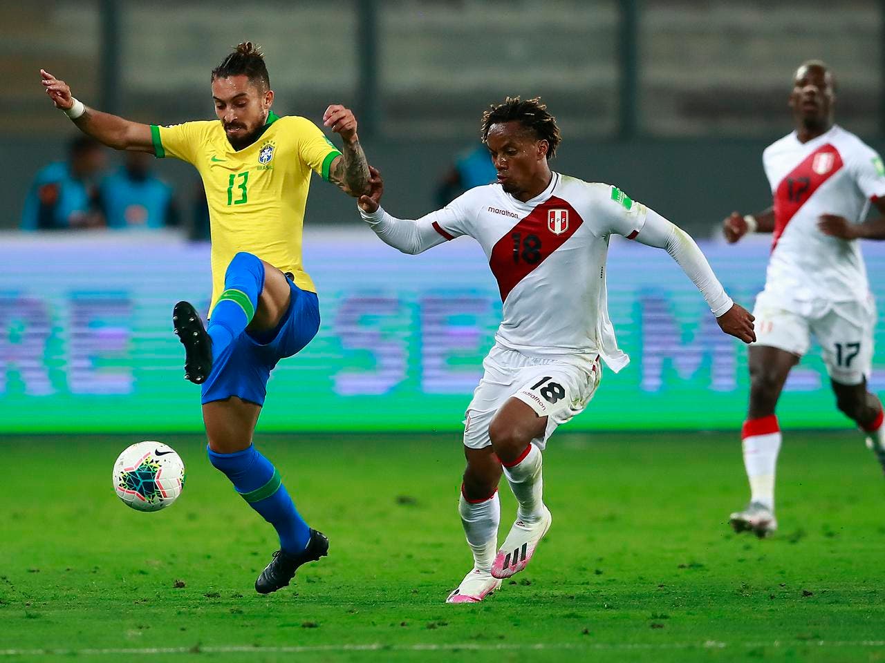 كاريو لاعب الهلال في مباراة سابقة ضد البرازيل