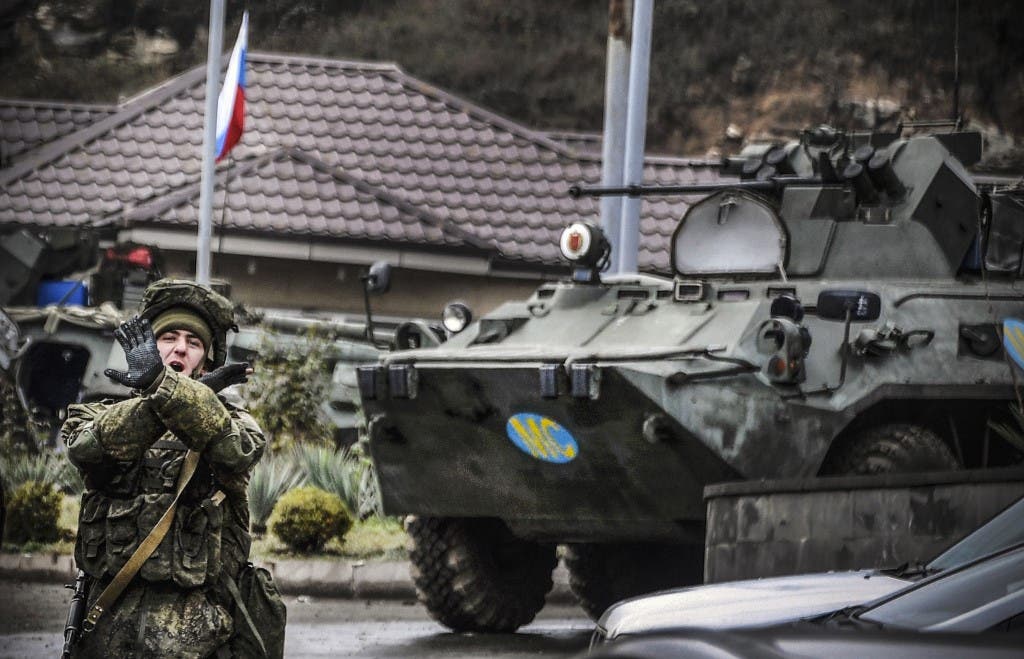 مدرعات عسكرية روسية في إقليم كاراباخ - فرانس برس