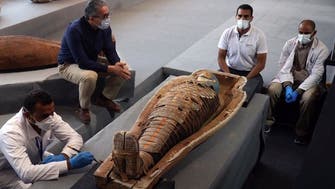 بالصور.. اكتشاف ضخم لـ 100 تابوت فرعوني بمصر