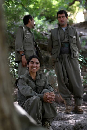 عناصر من حزب "حياة كردستان الحرة" في معسكر لهم على الحدود بين العراق وإيران (أرشيفية)