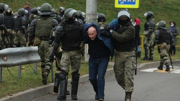 Belarus police arrest 100 anti-Lukashenko protesters | Al Arabiya English