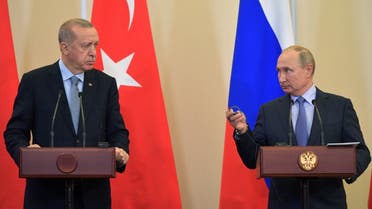 Russian President Vladimir Putin (R) and his Turkish counterpart Recep Tayyip Erdogan in the Black sea resort of Sochi on October 22, 2019. (AFP)