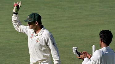 India’s captain Anil Kumble (R) applauds Australia's retiring wicketkeeper Adam Gilchrist as he walks off the field after Australia and India drew their fourth and final test cricket match at the Adelaide Oval. (File photo: Reuters)