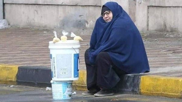 صورة ياسمين صبري وبائعة الترمس تثير جدلاً..والفنانة ترد