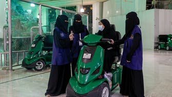 قصة سعوديات يخدمن قاصدات المسجد الحرام