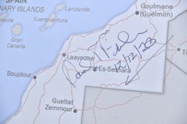 توقيع السفير الأميركي على الخريطة الكاملة للمغرب