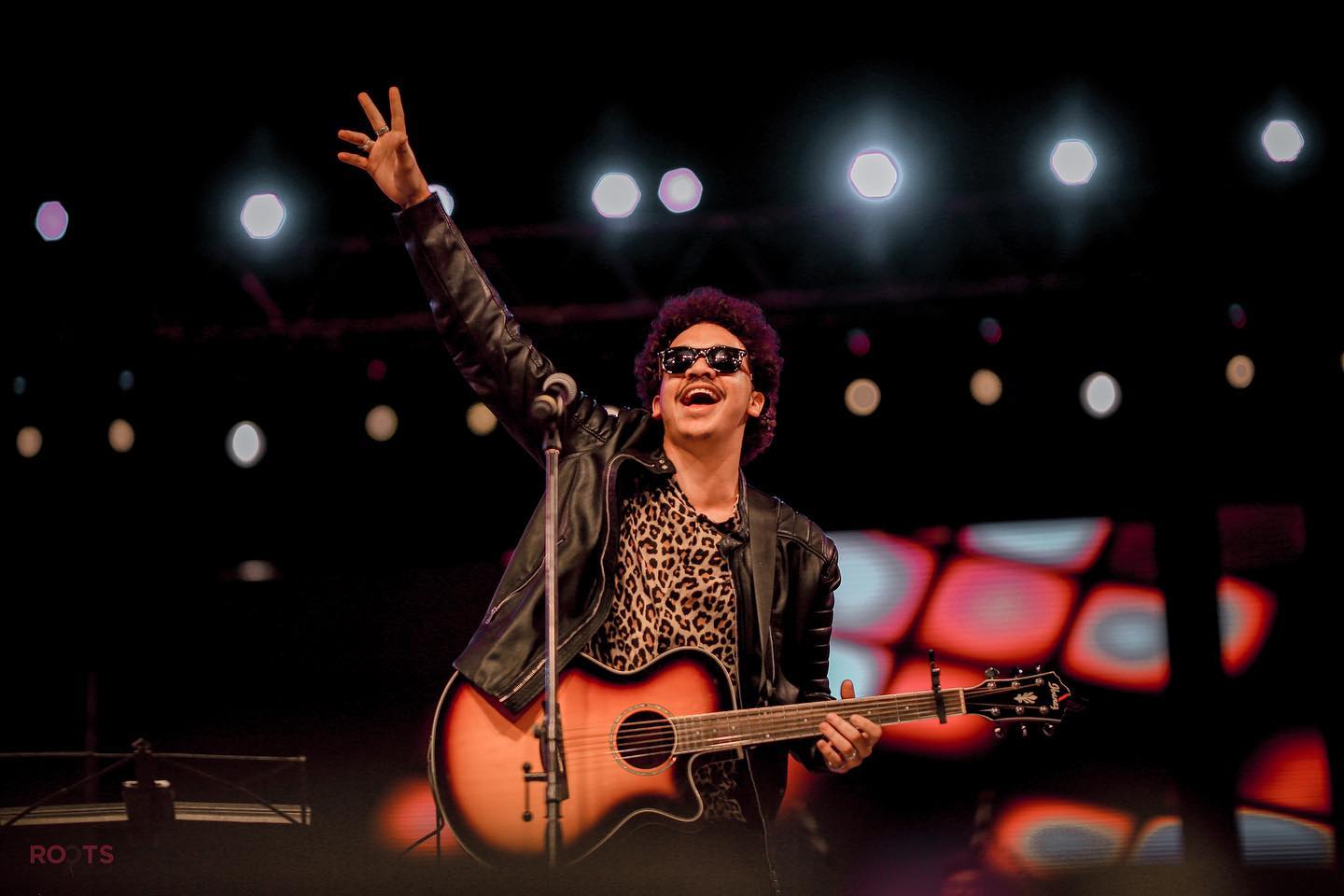 Jindi performs on stage. (Facebook)