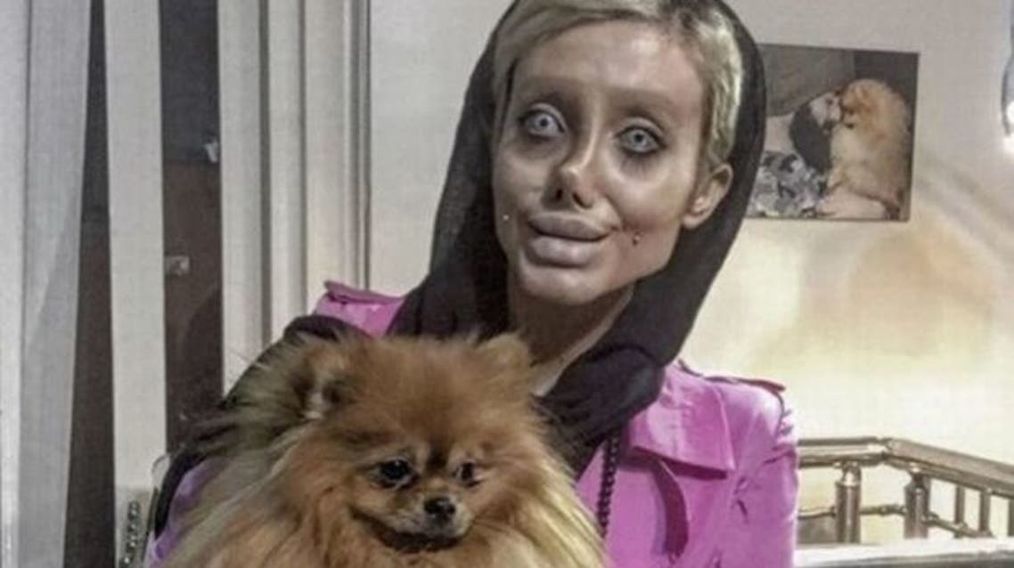 من صور شبيهة جولي