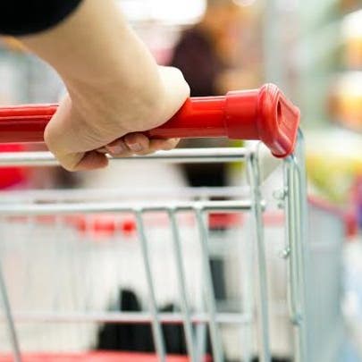 تراجع مفاجئ لمبيعات التجزئة الأميركية في نوفمبر.. وانخفاض طلبات إعانة البطالة