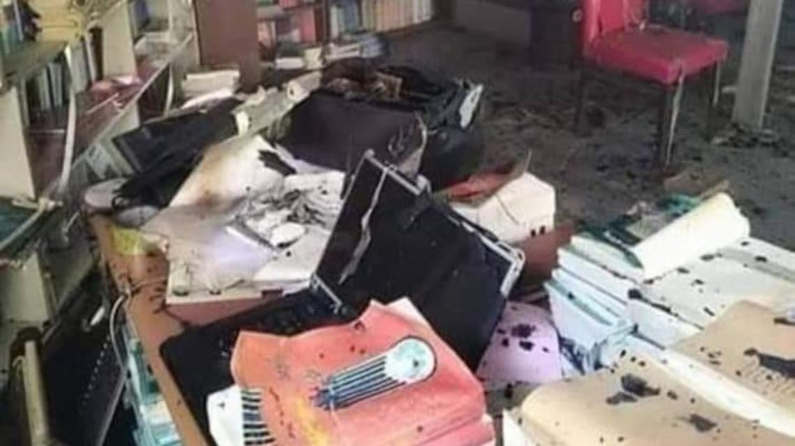 ميليشيا الحوثي تحرق مكتبة حجة