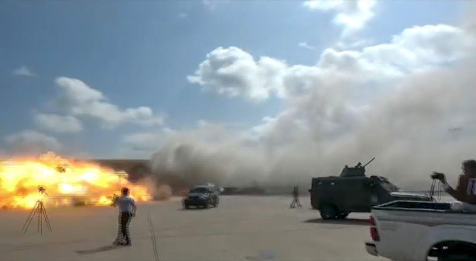 من استهداف مطار عدن (30 ديسمبر 2020- فرانس برس)