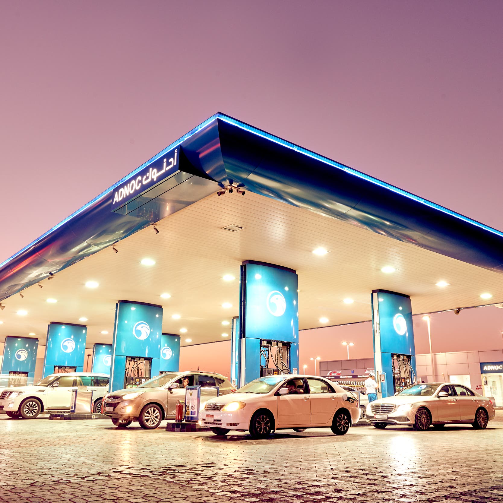 إقرار استحواذ "أدنوك" الإماراتية على 15 محطة وقود في السعودية