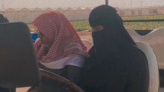 شابة سعودية تدير مزرعة للبيوت المحمية.. هذه قصتها