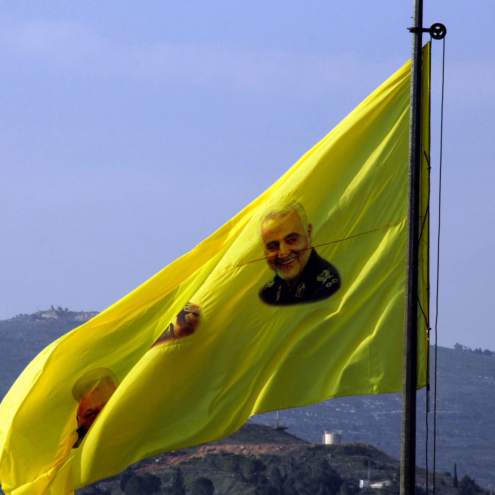 سليماني بمناطق حزب الله.. وناشطون ينتقدون "طهران أولى"