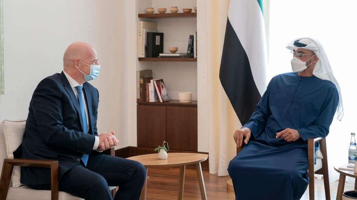 محمد بن زايد يستقبل إنفانتينو