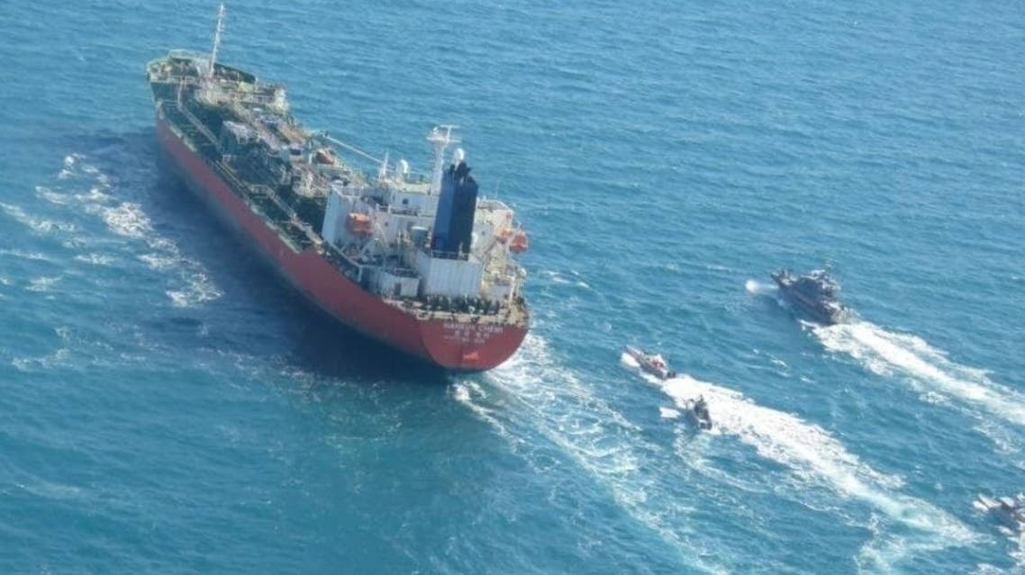 وكالة تسنيم التابعة للحرس الثوري الإراني تنشر صوراً لسفينة كوريا الجنوبية المحتجزة