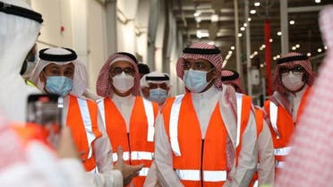 وزير الصناعة السعودي في زيارة للمصانع