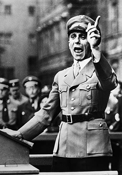 صورة لوزير الدعاية الألماني جوزيف غوبلز