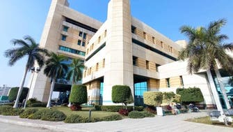 مصر.. ماذا يحدث في مستشفى المشاهير المصابين بكورونا؟