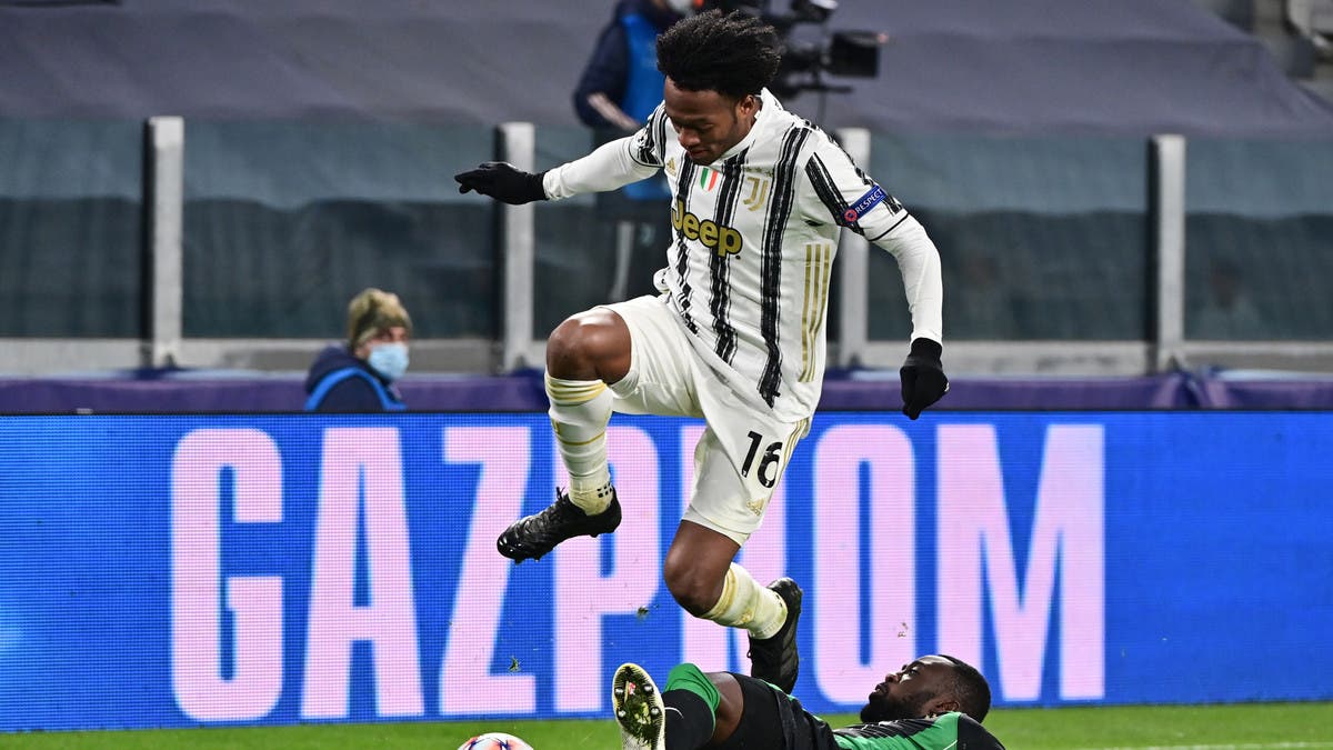 كوادرادو ثاني لاعب من يوفنتوس يصاب بفيروس كورونا