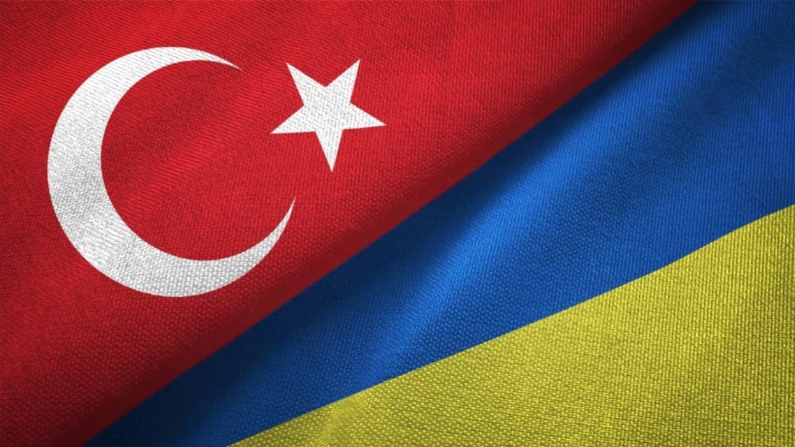 أعلام تركيا وأوكرانيا