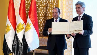 Egypt signs MOU with Siemens for building $23 bln high-speed electric train line